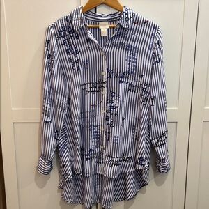 Chico's Blue and White Script Striped Shirt Hi-Low